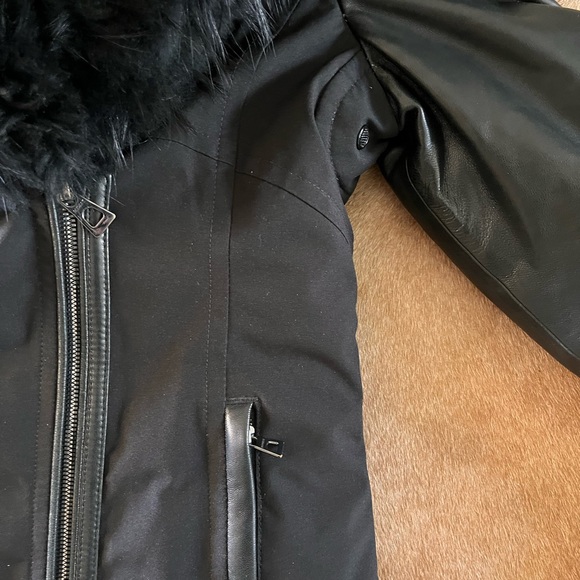 Rudsak ADALI down coat with blue fox fur & signature Mackage collar - Picture 3 of 8